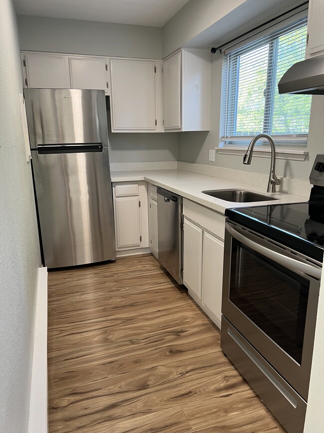 8836 9th Ave SW, Unit 2 in Seattle, WA - Building Photo - Building Photo