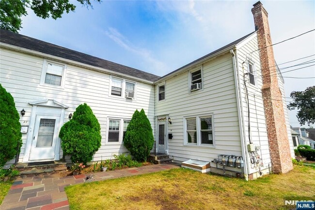 29 13th Ave in Elmwood Park, NJ - Building Photo - Building Photo