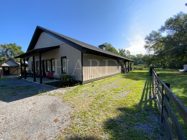 127 Carpenter Rd NE in Calhoun, GA - Building Photo - Building Photo