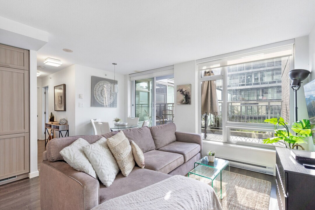 5665 Boundary Rd in Vancouver, BC - Building Photo