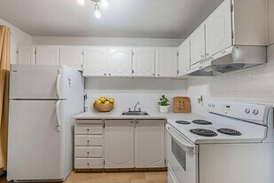 3908 Centre a St NE in Calgary, AB - Building Photo