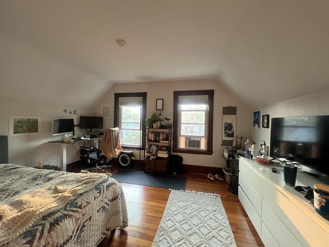 95 Bartlett St, Unit 3
