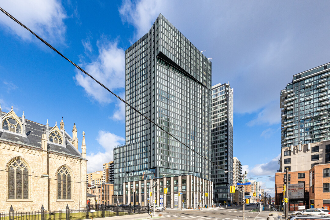 Fleur Condos in Toronto, ON - Building Photo