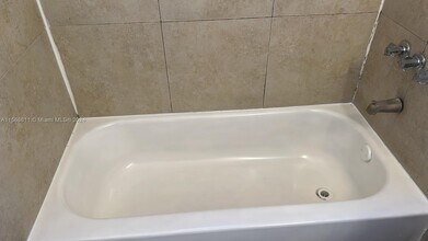 8500 SW 133rd Avenue Rd, Unit 121 in Miami, FL - Foto de edificio - Building Photo