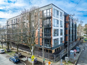 La Grande Villas in Seattle, WA - Building Photo - Building Photo