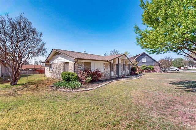 3818 W Calgary Ct in Irving, TX - Building Photo - Building Photo