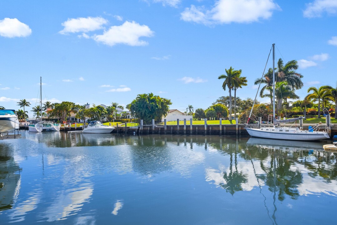 2500 NE 23rd St in Pompano Beach, FL - Building Photo