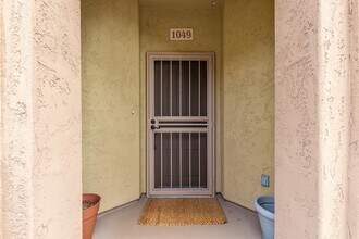 2425 W Bronco Butte Trl in Phoenix, AZ - Foto de edificio - Building Photo