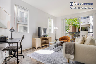 1443 N Fuller Ave, Unit FL2-ID1343 in Los Angeles, CA - Foto de edificio - Building Photo