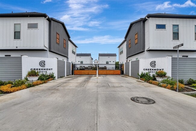 property at 3704 Creekmont Grn Ln