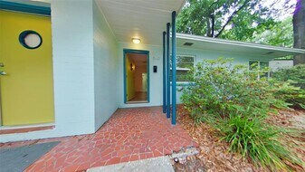 110 NW 21st St in Gainesville, FL - Building Photo