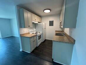 10211 Ura Ln in Thornton, CO - Building Photo - Building Photo