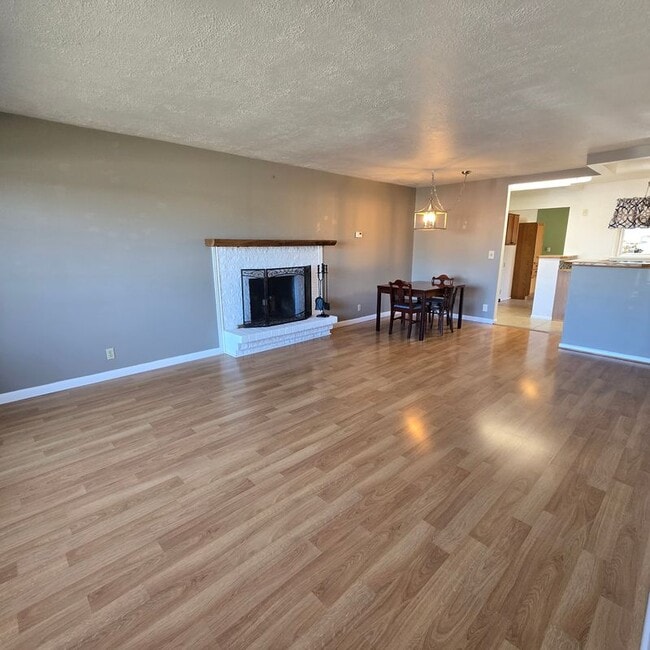 712 SW 4th St in Fruitland, ID - Foto de edificio - Building Photo