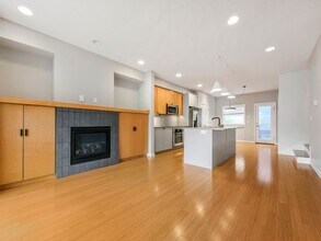 201 27th Ave E in Seattle, WA - Building Photo - Building Photo