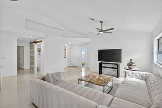 2218 NW 52nd St in Boca Raton, FL - Building Photo - Building Photo