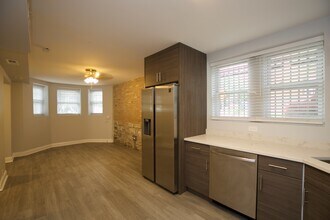 2647 N Sacramento Ave in Chicago, IL - Building Photo - Building Photo