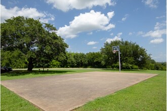 302 North in Georgetown, TX - Building Photo - Building Photo