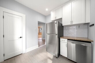 553 Undercliff Ave, Unit 5 in Edgewater, NJ - Building Photo - Building Photo