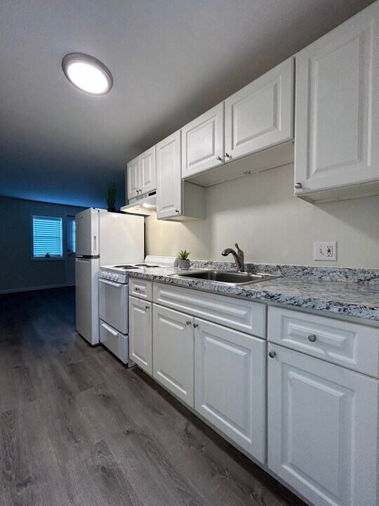 469 Westfield St, Unit 6B in West Springfield, MA - Building Photo