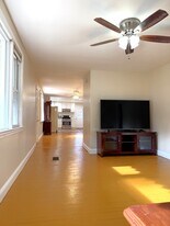 9942 Frederick Rd in Ellicott City, MD - Building Photo