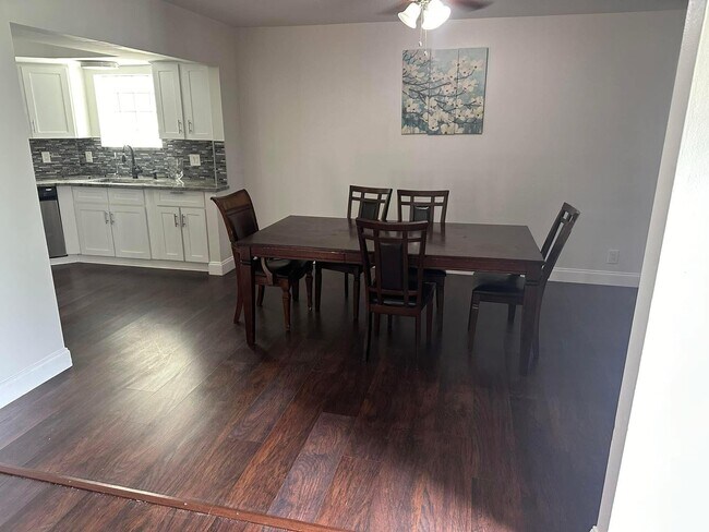 103 Weybridge Cir in Royal Palm Beach, FL - Building Photo - Building Photo