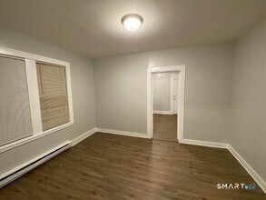 134 Hill St in Waterbury, CT - Building Photo - Building Photo