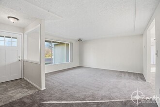 11907 NE 4th St in Vancouver, WA - Building Photo - Building Photo