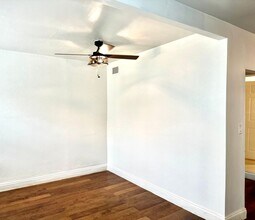 2661 NW 33rd St in Miami, FL - Building Photo - Building Photo