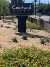 The Courtyard Apartments 150 S San Jacinto in Hemet, CA - Building Photo - Building Photo