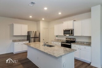 112 Somerdale Pass in Jarrell, TX - Building Photo - Building Photo