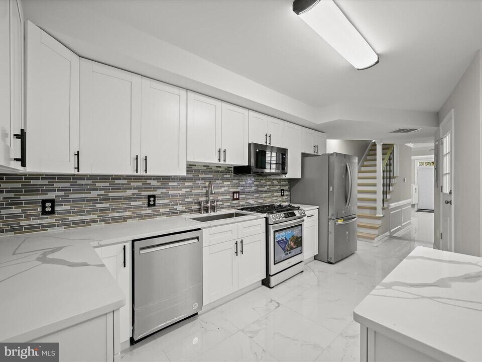 1015 S Kenwood Ave in Baltimore, MD - Building Photo