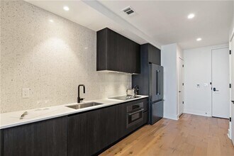 48 East Ave in Austin, TX - Building Photo - Building Photo