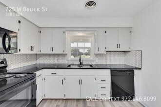 725 W Brock St in Denison, TX - Building Photo - Building Photo