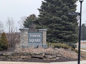 14933 Towne Gardens Dr in Huntertown, IN - Building Photo - Building Photo