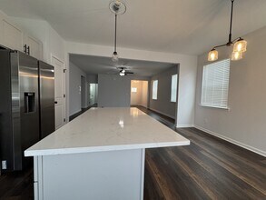 211 Surrey Oak Ln in Charlotte, NC - Building Photo - Building Photo