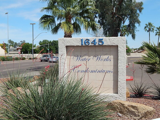 1645 W Baseline Rd in Mesa, AZ - Building Photo - Building Photo