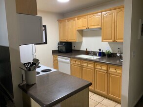 577 North 100 West #103, Unit Pines Condo Student Shared room contract in Provo, UT - Building Photo - Building Photo