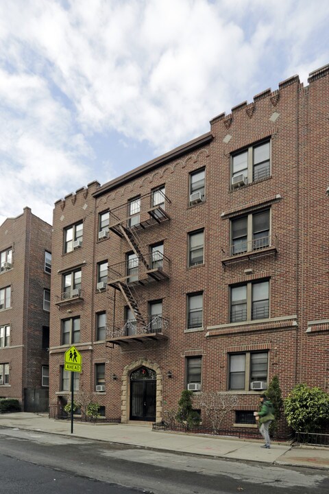 4548 42nd St in Sunnyside, NY - Foto de edificio