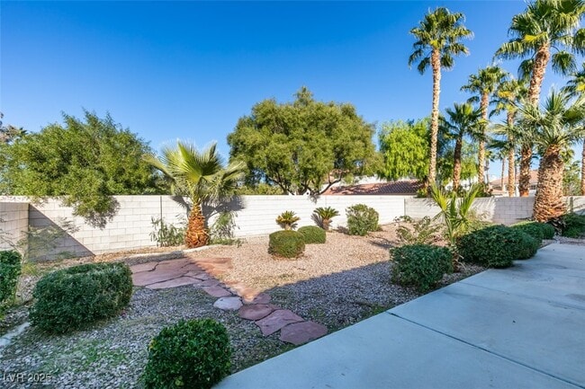 1682 E Graystone Canyon Ave