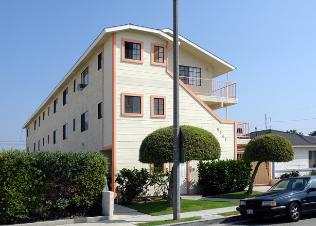 4761 W 129th St in Hawthorne, CA - Foto de edificio - Building Photo