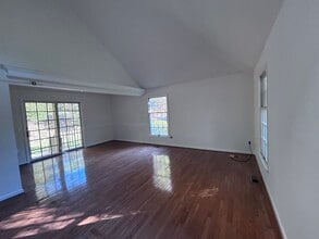 88 Commonwealth Dr in Basking Ridge, NJ - Building Photo - Building Photo