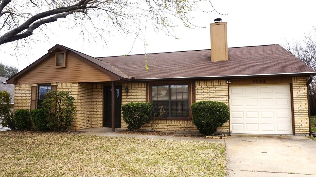 2208 Woodlands Dr in Killeen, TX - Foto de edificio