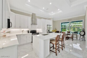 589 12th Ave NW in Naples, FL - Building Photo - Building Photo