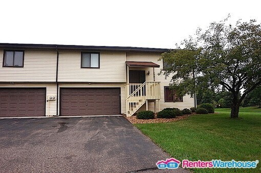 13824 79th Ave N in Osseo, MN - Building Photo