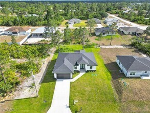 2815 32nd St W in Lehigh Acres, FL - Building Photo - Building Photo