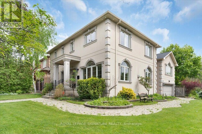 1 Marshfield Ct in Toronto, ON - Building Photo - Building Photo