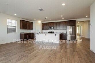 10222 W Crittenden Ln in Avondale, AZ - Building Photo - Building Photo