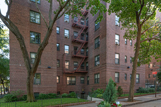 7810 34th Ave in Jackson Heights, NY - Building Photo - Building Photo