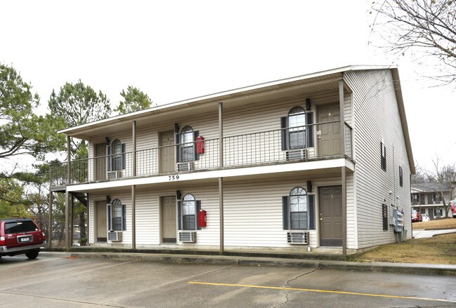 664 N Leverett Ave in Fayetteville, AR - Foto de edificio - Building Photo