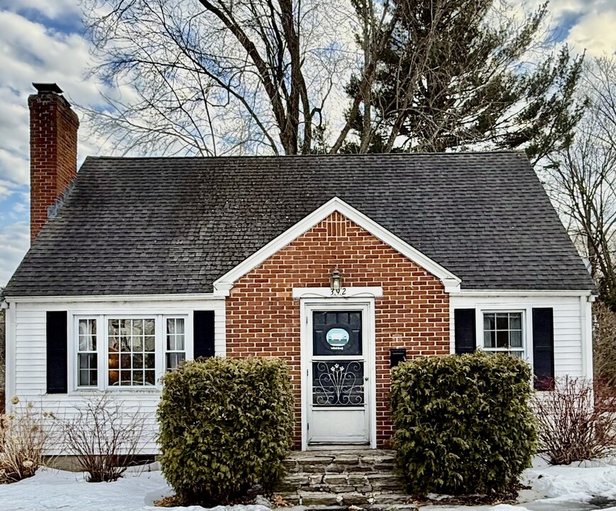 392 June St in Worcester, MA - Building Photo